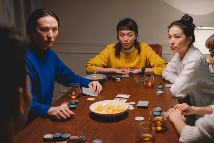game crypto Debet
