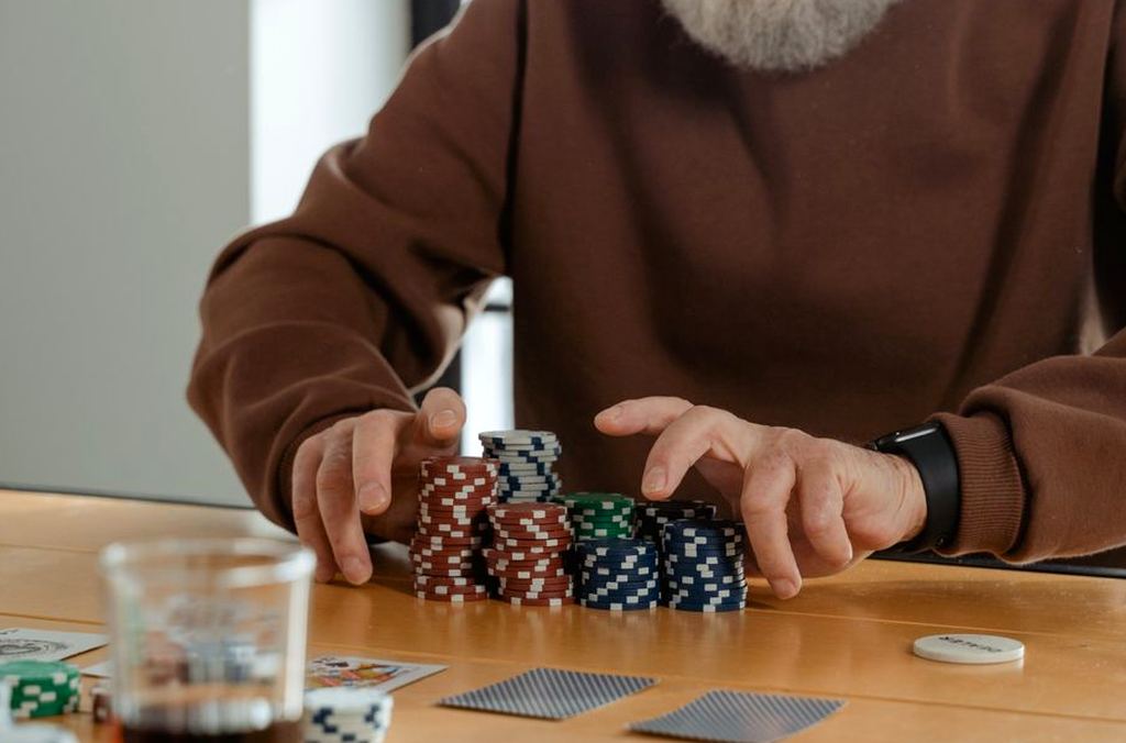 game crypto Debet
